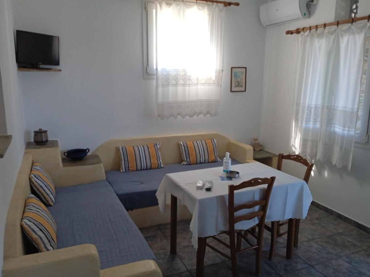 Aegean Sunset Apartment Kionia Exterior photo