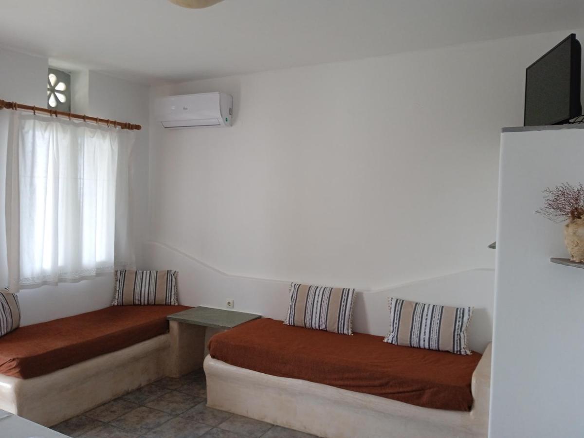 Aegean Sunset Apartment Kionia Exterior photo