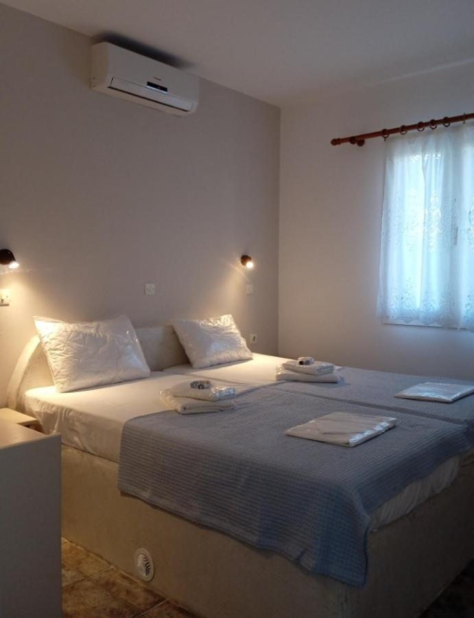 Aegean Sunset Apartment Kionia Exterior photo