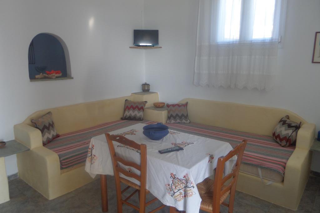 Aegean Sunset Apartment Kionia Exterior photo